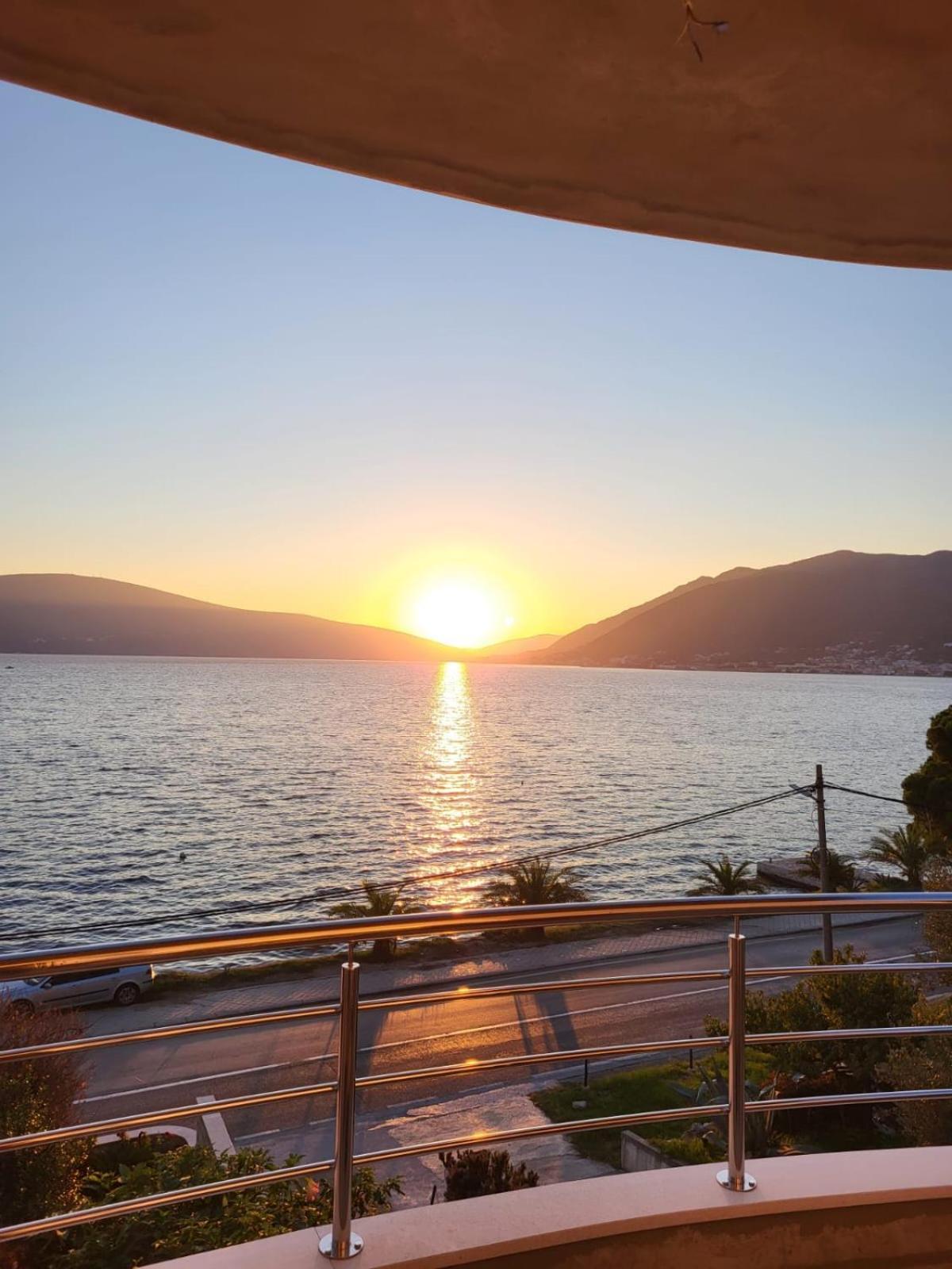 Matkovic Residence Tivat Exterior photo